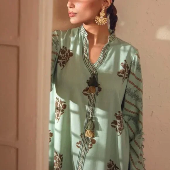 Sana Safinaz Kurta – Elegant Designer Piece - Picture 2 of 4